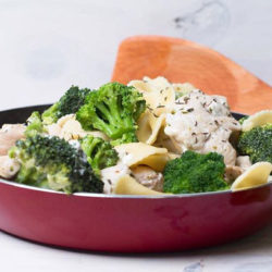 B'gan Broccoli & Chicken Bow Tie Pasta